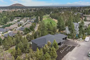 3335 NW Fairway Heights Dr, Bend, OR 97703 - Photo 3