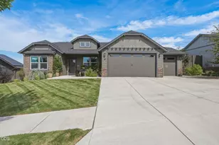 2440 SW 43rd Pl, Redmond, OR 97756 - Photo 3