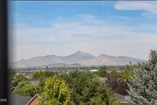 2440 SW 43rd Pl, Redmond, OR 97756 - Photo 11