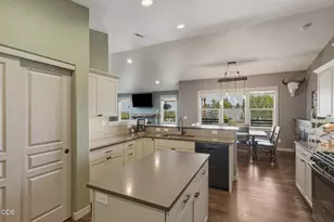 2440 SW 43rd Pl, Redmond, OR 97756 - Photo 17