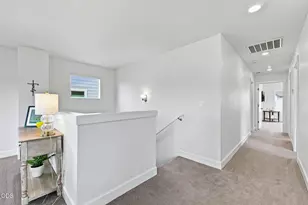 61637 SE Evie Dr, Bend, OR 97702 - Photo 19