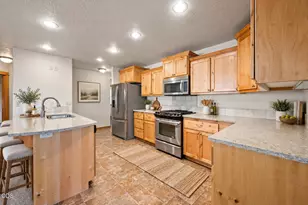 2330 NW 10th St, Redmond, OR 97756 - Photo 13