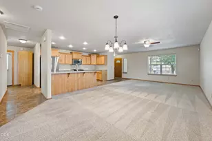 2330 NW 10th St, Redmond, OR 97756 - Photo 7