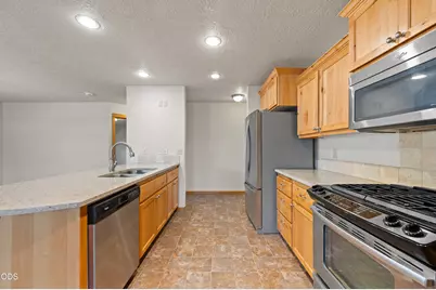 2330 NW 10th Street, Redmond, OR 97756 - Photo 17