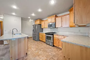 2330 NW 10th St, Redmond, OR 97756 - Photo 11