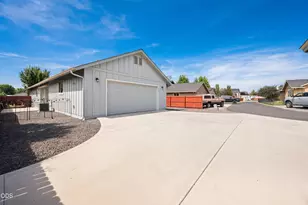 2330 NW 10th St, Redmond, OR 97756 - Photo 29