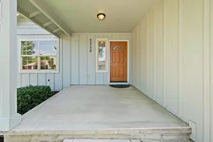 2330 NW 10th St, Redmond, OR 97756 - Photo 3