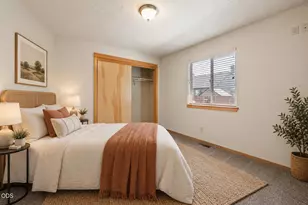 2330 NW 10th St, Redmond, OR 97756 - Photo 17