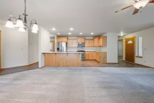 2330 NW 10th St, Redmond, OR 97756 - Photo 9