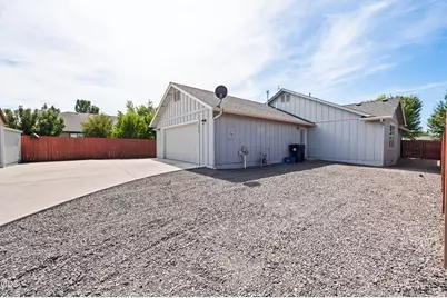 2330 NW 10th Street, Redmond, OR 97756 - Photo 31