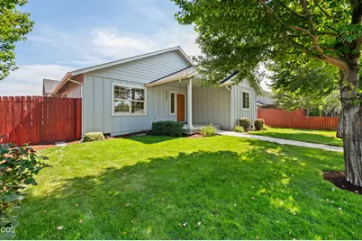2330 NW 10th Street, Redmond, OR 97756 - Photo 3