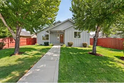 2330 NW 10th Street, Redmond, OR 97756 - Photo 1