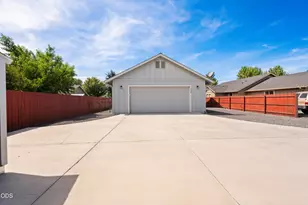 2330 NW 10th St, Redmond, OR 97756 - Photo 33