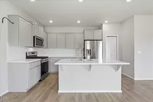 20621 SE Gemstone Ave, Bend, OR 97702 - Photo 5