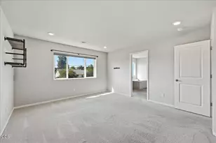 20621 SE Gemstone Ave, Bend, OR 97702 - Photo 19