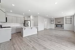 20621 SE Gemstone Ave, Bend, OR 97702 - Photo 3