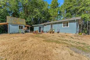 1587 Arrowhead Dr, O'Brien, OR 97534 - Photo 3