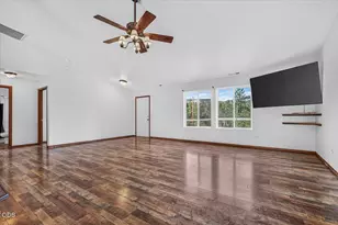13021 E Antelope Rd, Eagle Point, OR 97524 - Photo 11