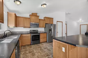 13021 E Antelope Rd, Eagle Point, OR 97524 - Photo 13