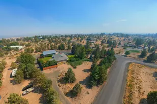 200 SE Crestview Ln, Madras, OR 97741 - Photo 39