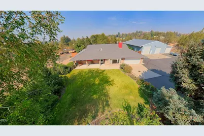200 SE Crestview Lane, Madras, OR 97741 - Photo 43