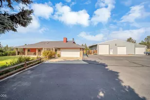 200 SE Crestview Ln, Madras, OR 97741 - Photo 3
