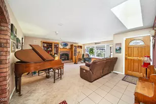 200 SE Crestview Ln, Madras, OR 97741 - Photo 5