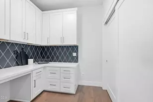 2621 NW Sky Vis Ct, Bend, OR 97703 - Photo 17