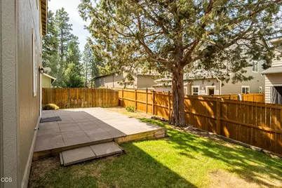 63337 NW Lavacrest Street, Bend, OR 97703 - Photo 33