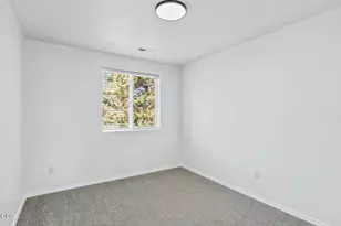 63337 NW Lavacrest St, Bend, OR 97703 - Photo 29