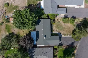 598 NE Ochoco Ave, Prineville, OR 97754 - Photo 33