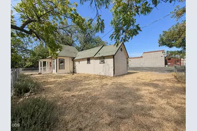 316 SE 8th Street, Grants Pass, OR 97526 - Photo 11