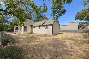 316 SE 8th St, Grants Pass, OR 97526 - Photo 11