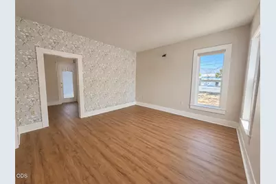 316 SE 8th Street, Grants Pass, OR 97526 - Photo 3