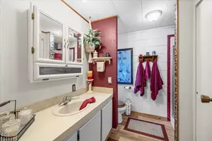 5648 Foothill Blvd, Grants Pass, OR 97526 - Photo 13