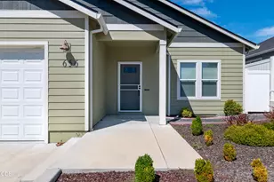 656 Nobility Dr, Medford, OR 97501 - Photo 3