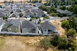 656 Nobility Dr, Medford, OR 97501 - Photo 23