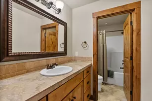20960 Gardenia Ave, Bend, OR 97702 - Photo 37