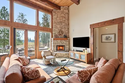61927 Fall Creek Loop, Bend, OR 97702 - Photo 7