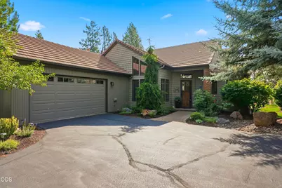 61927 Fall Creek Loop, Bend, OR 97702 - Photo 3