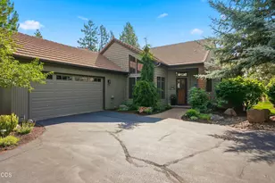 61927 Fall Creek Loop, Bend, OR 97702 - Photo 3