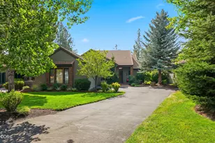 61927 Fall Creek Loop, Bend, OR 97702 - Photo 1