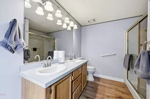 61171 Chuckanut Dr, Bend, OR 97702 - Photo 19