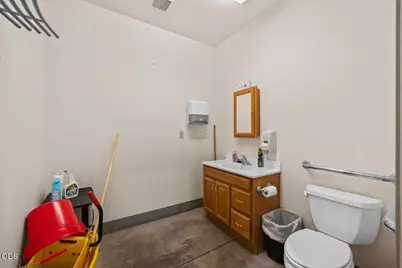[Address not provided], Medford, OR 97502 - Photo 13