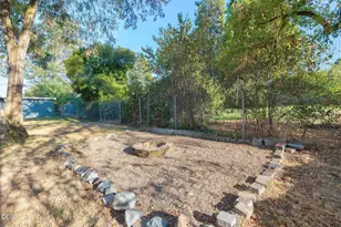 1102 SW Oak St, Grants Pass, OR 97526 - Photo 33