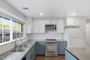 1102 SW Oak St, Grants Pass, OR 97526 - Photo 7