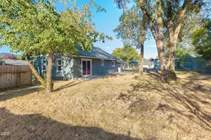 1102 SW Oak St, Grants Pass, OR 97526 - Photo 41