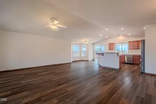 2102 Lara Ln, Central Point, OR 97502 - Photo 7
