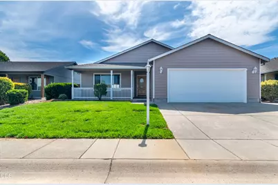 2102 Lara Lane, Central Point, OR 97502 - Photo 1