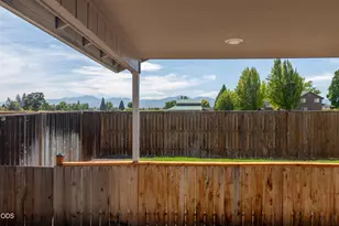 2102 Lara Ln, Central Point, OR 97502 - Photo 27